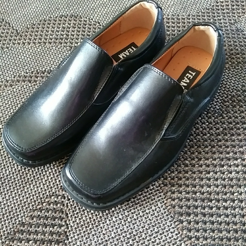 Team Boys dress shoes size 1